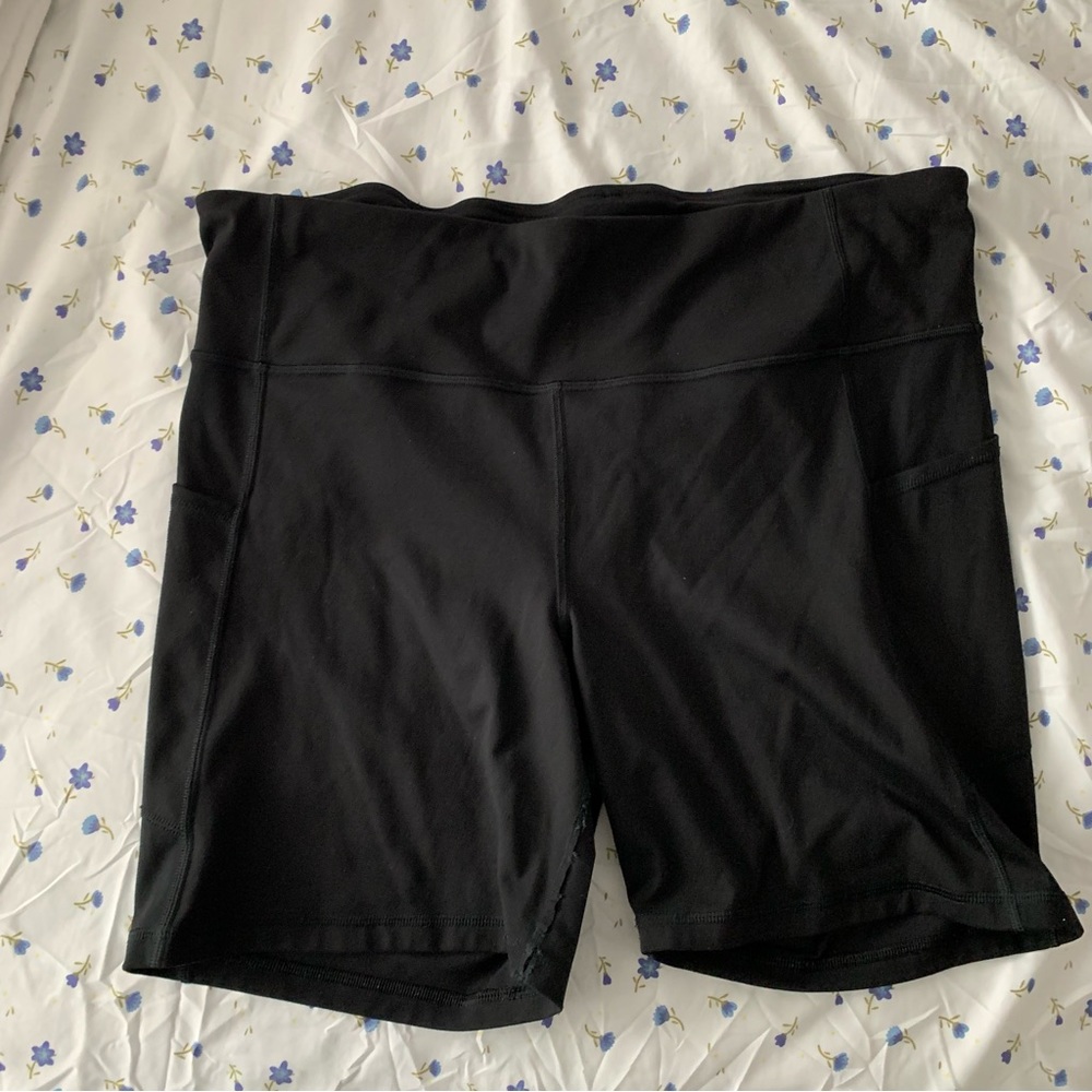 GapFit Biker Shorts